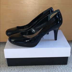 Alfani womens black pumps